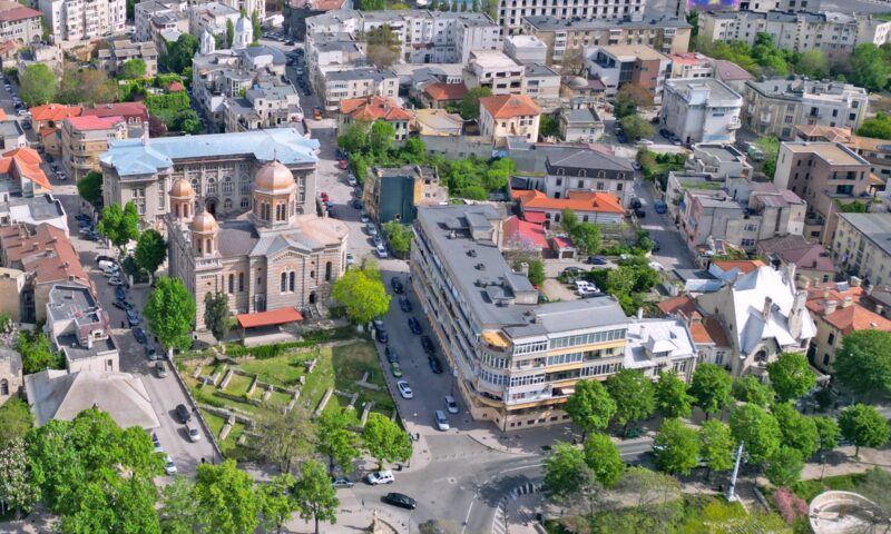 Descoperire neașteptată într-un hotel din Constanța. Ce păstrau turiștii în cameră