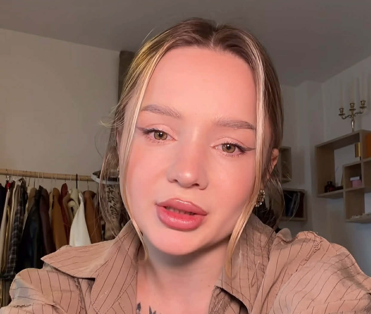 Războiul influencerițelor ia amploare. Daniela Costețchi, detalii despre persoana care i-a trimis un capac de sicriu la poartă