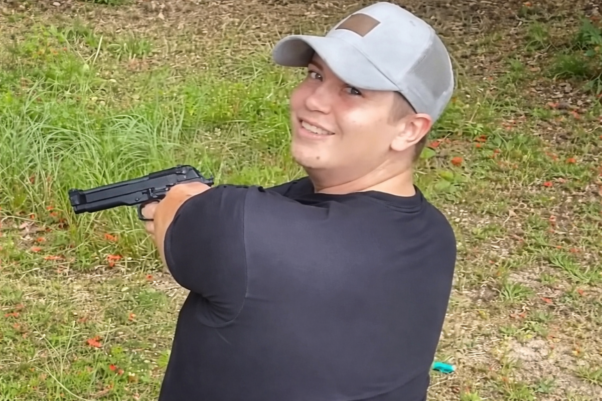 Un tânăr fără mâini și picioare, pus sub acuzare pentru omor în Statele Unite. Cum e posibil așa ceva, de fapt