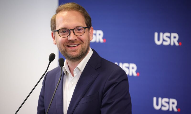 Strategia USR, în ajunul moțiunii de cenzură. Dominic Fritz, ordin pentru miniștri