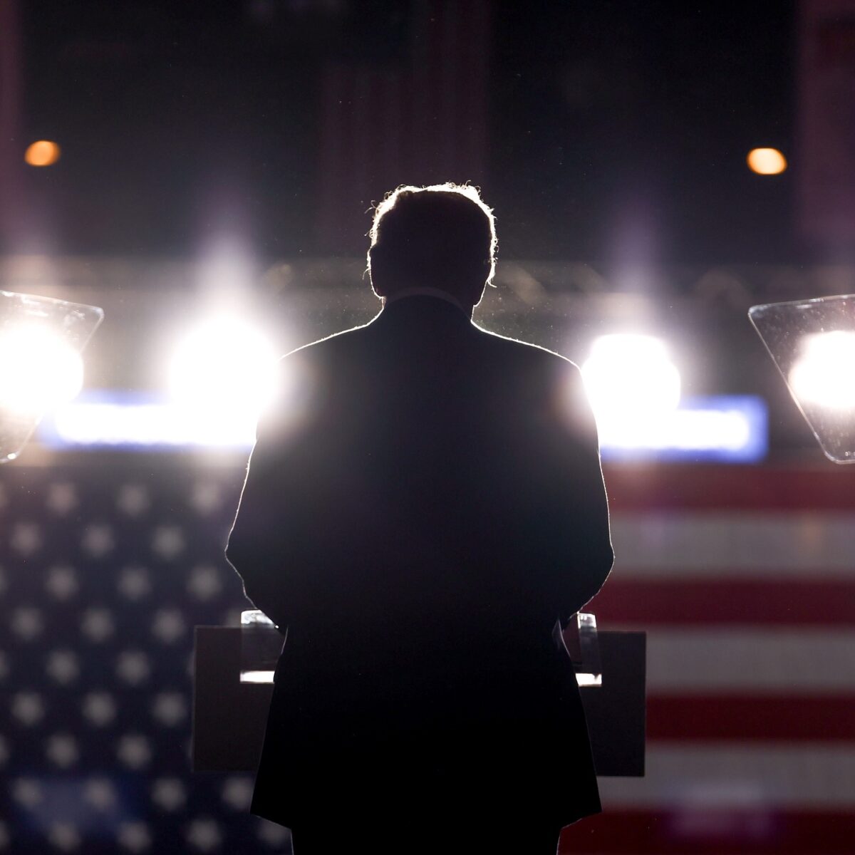 Cum ar încerca Donald Trump să-și construiască un stat paralele în SUA și să devină dictator