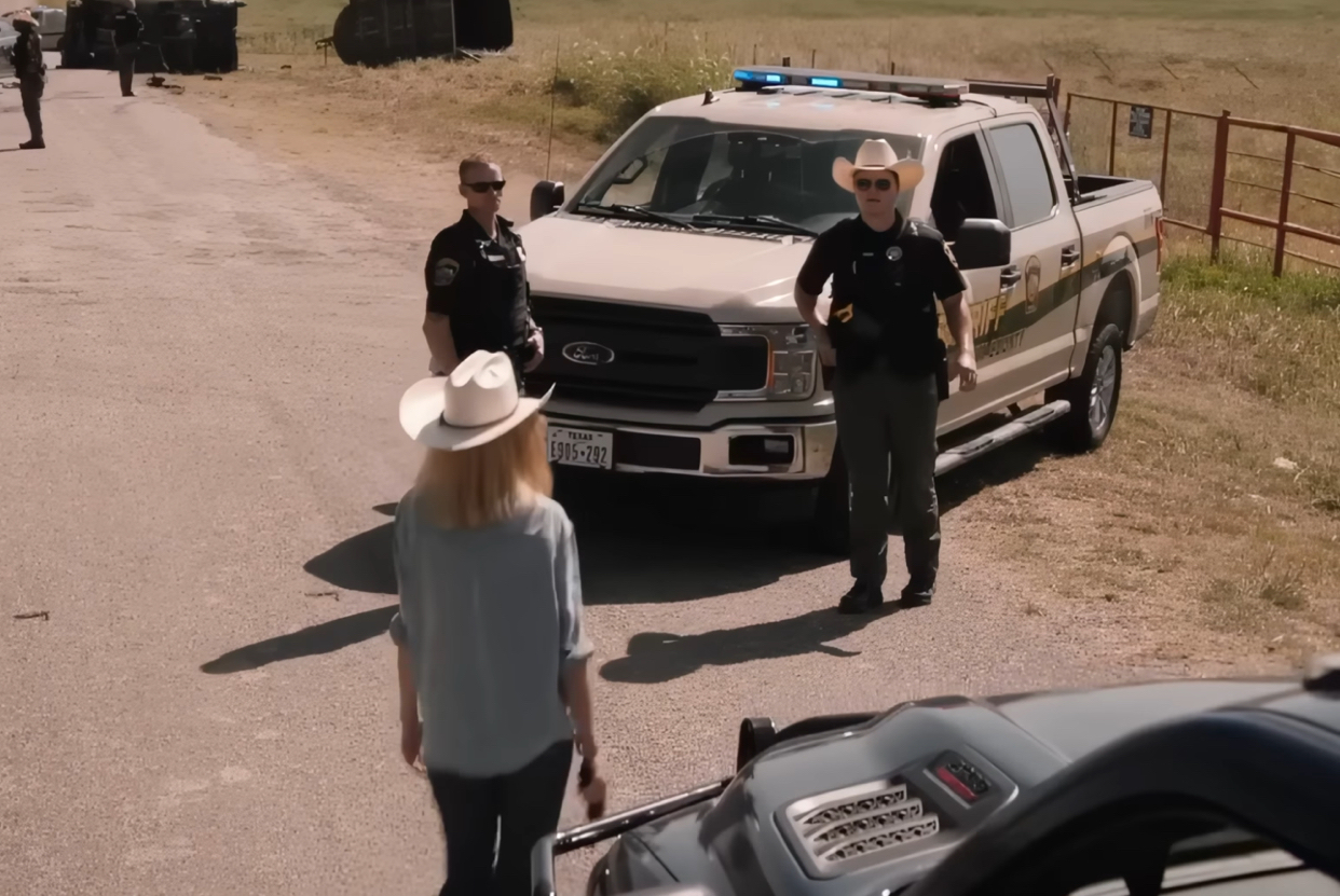 Fanii universului Yellowstone, în extaz. Ed Harris se întoarce cu noul serial „Dutton Ranch”