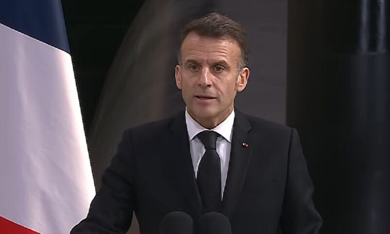Emmanuel Macron, huiduit de zeci de mii de fani înaintea finalei Cupei Franței