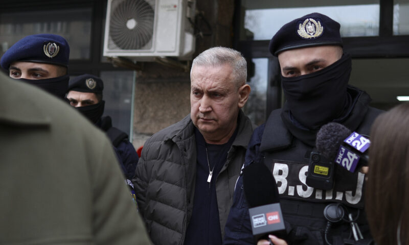 Dosarul mită pentru atestate. Fostul director ARR, Cristian Anton, încă 30 de zile în arest