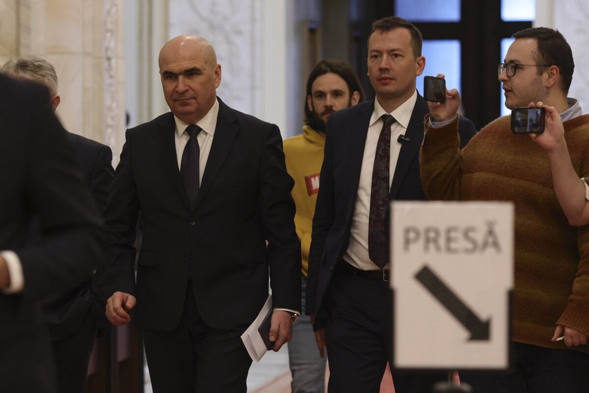 Moțiunea de cenzură împotriva lui Bolojan. Parlamentarii care s-au răzgândit