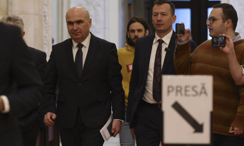 Moțiunea de cenzură împotriva lui Bolojan. Parlamentarii care s-au răzgândit