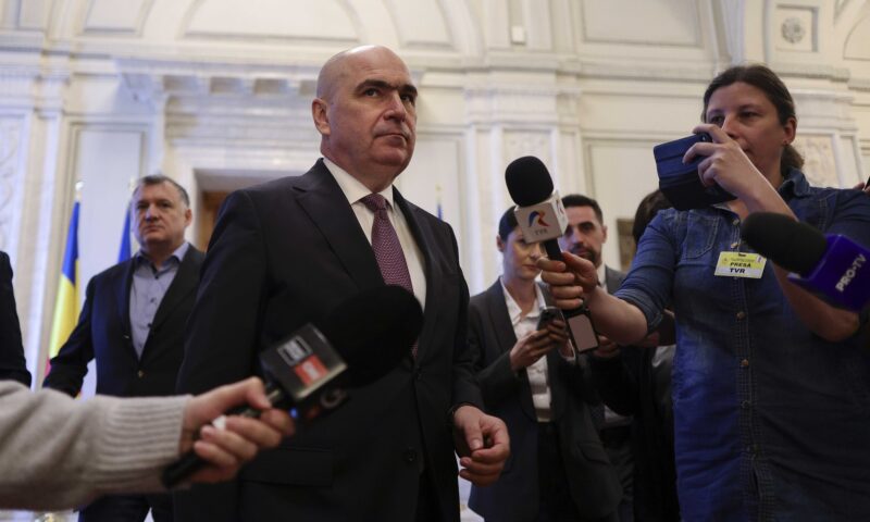 Moțiunea de cenzură PSD–AUR va fi citită azi, de la ora 12.30, în Parlament. Dezbaterea și votul, programate pe 5 mai