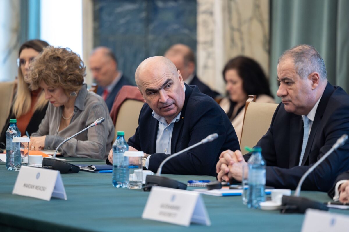 Teatru absurd cu circuitul banului public. Fonduri blocate și reproșuri pentru că nu au fost cheltuite