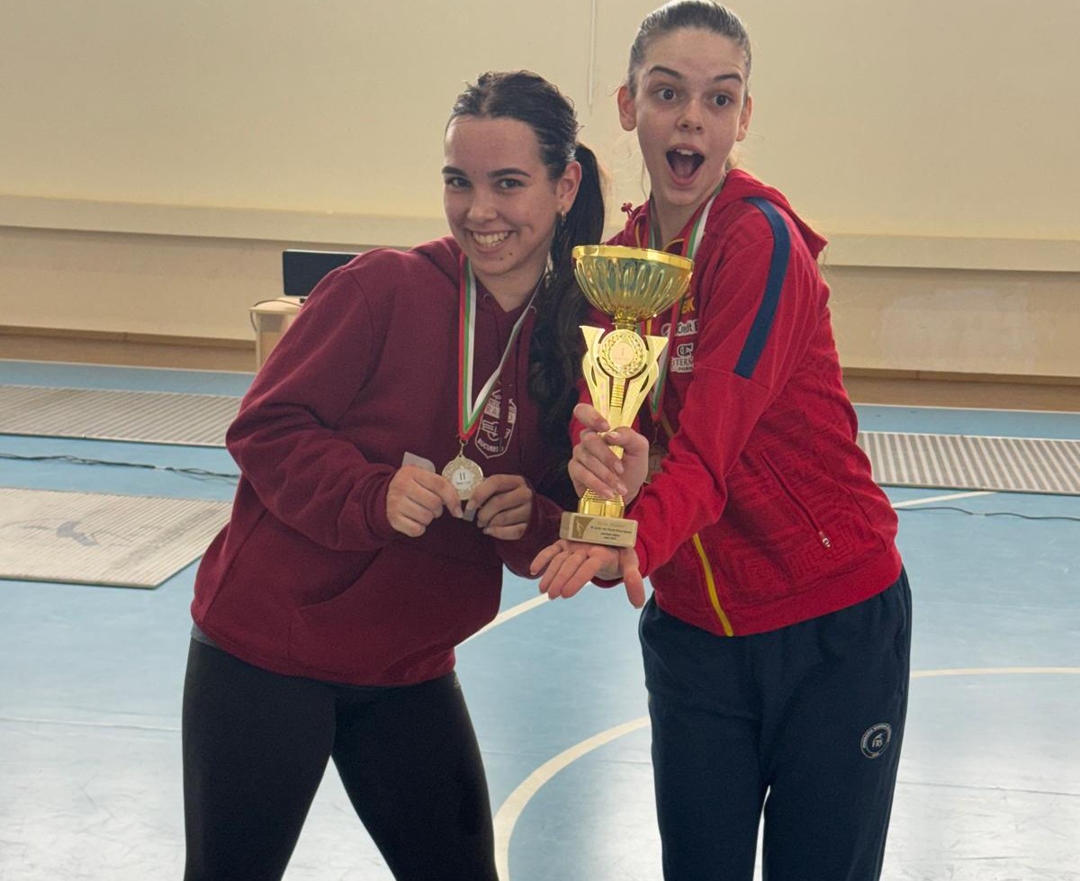 Două românce au câștigat aurul și argintul la Cupa Bulgariei la floretă. Clubul Rapid a bifat în palmares