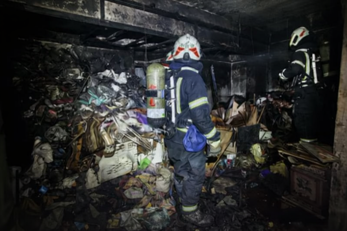 Bilanț tragic în urma unui incendiu. Trei persoane și-au pierdut viața și alte zeci sunt rănite