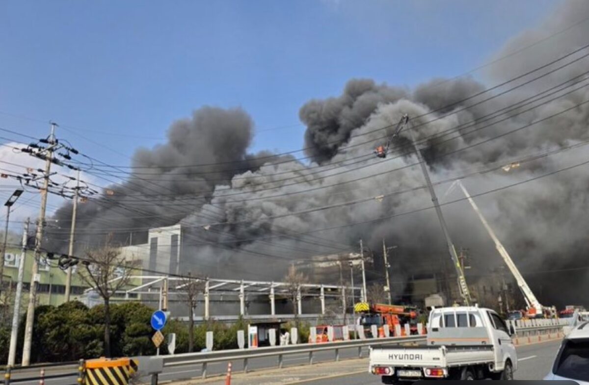 Incendiu masiv la o fabrică de piese auto din Coreea de Sud. 50 de răniți, dintre care 35 în stare gravă