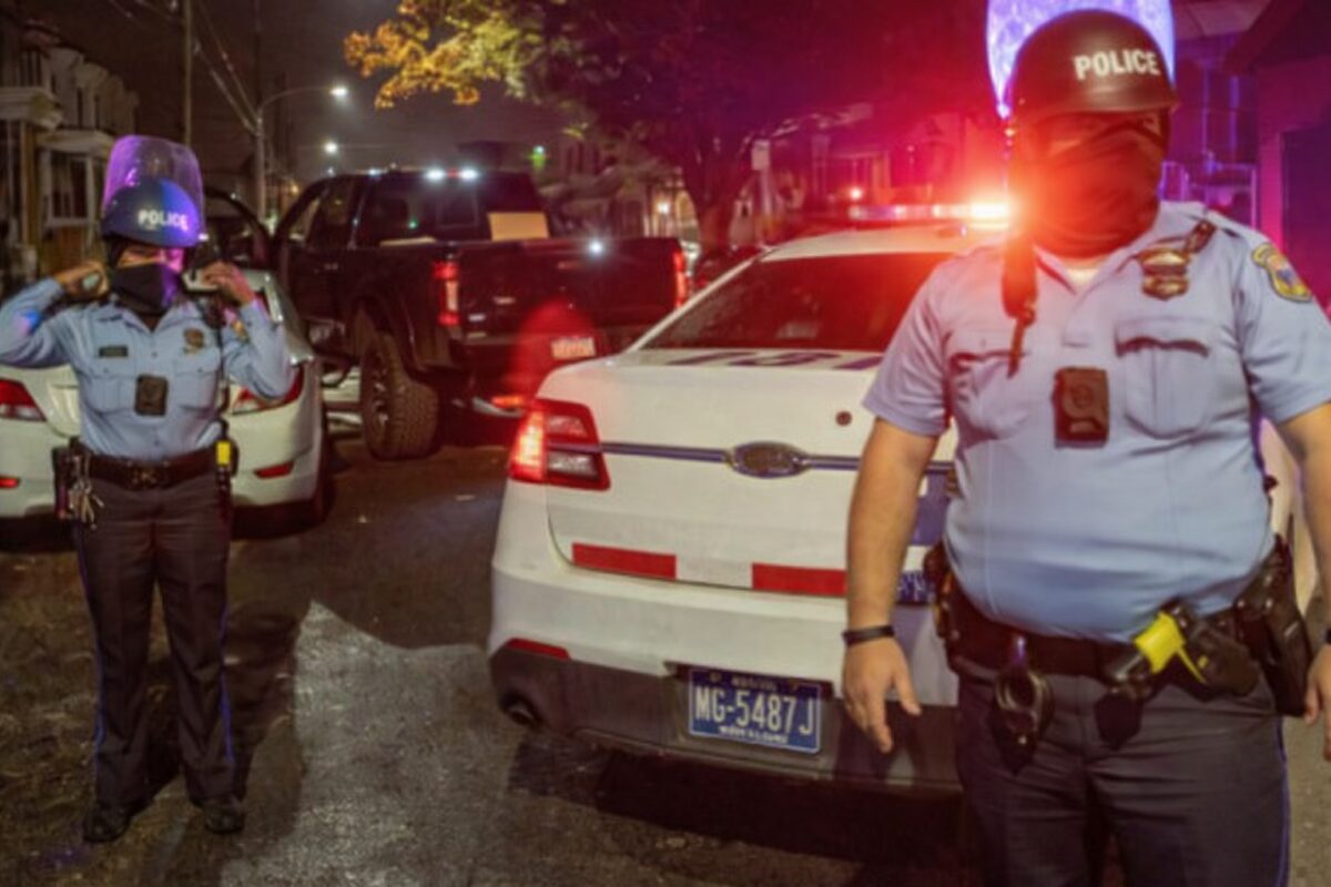 Transexual bănuit de crimă. Suspectul, reținut după un asediu de șapte ore în California