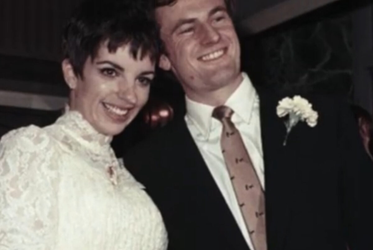 Liza Minnelli vorbește deschis despre momentul în care și-a găsit soțul în pat cu un bărbat