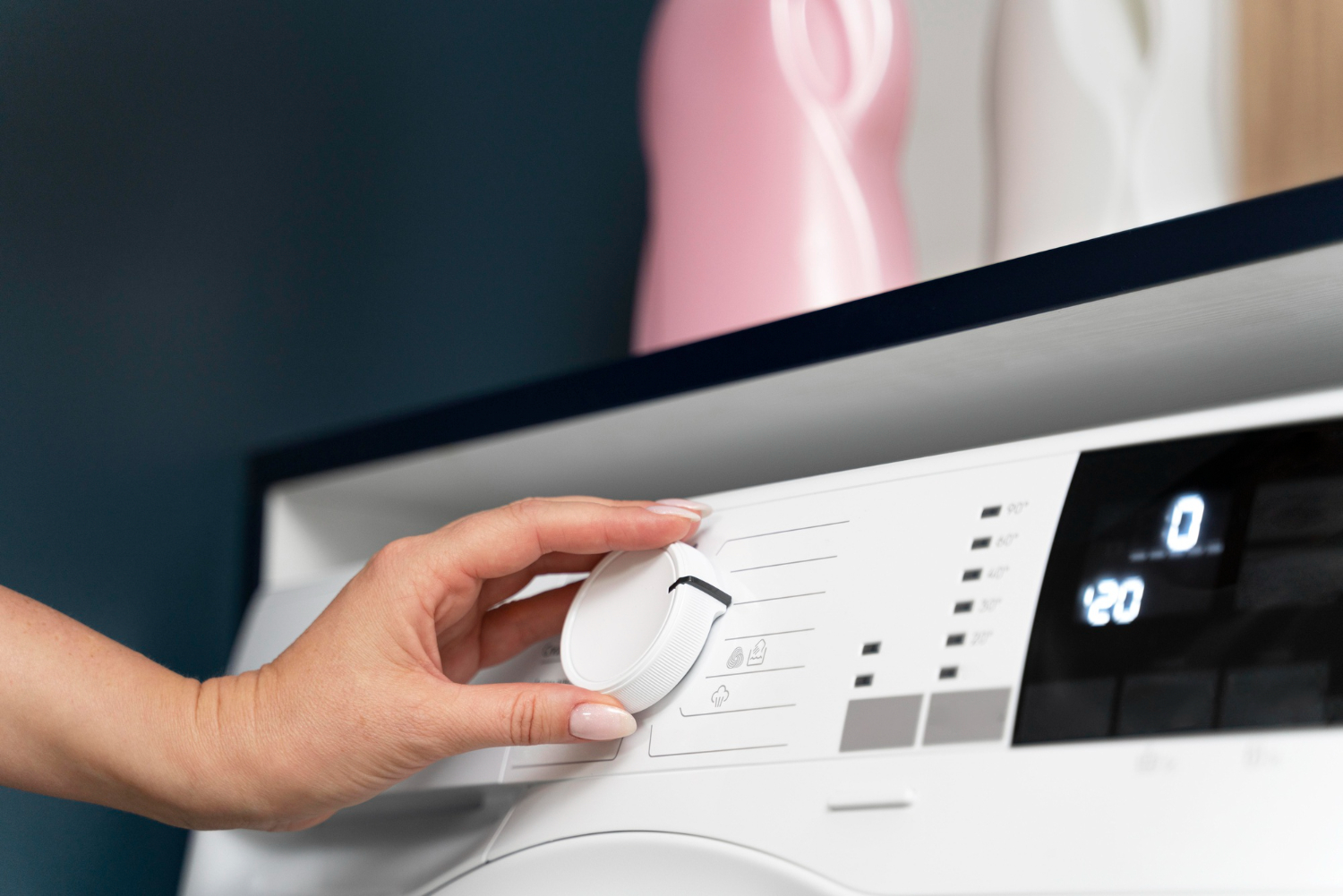 De ce apare un miros neplăcut în mașina de spălat rufe. Cum poate fi eliminat