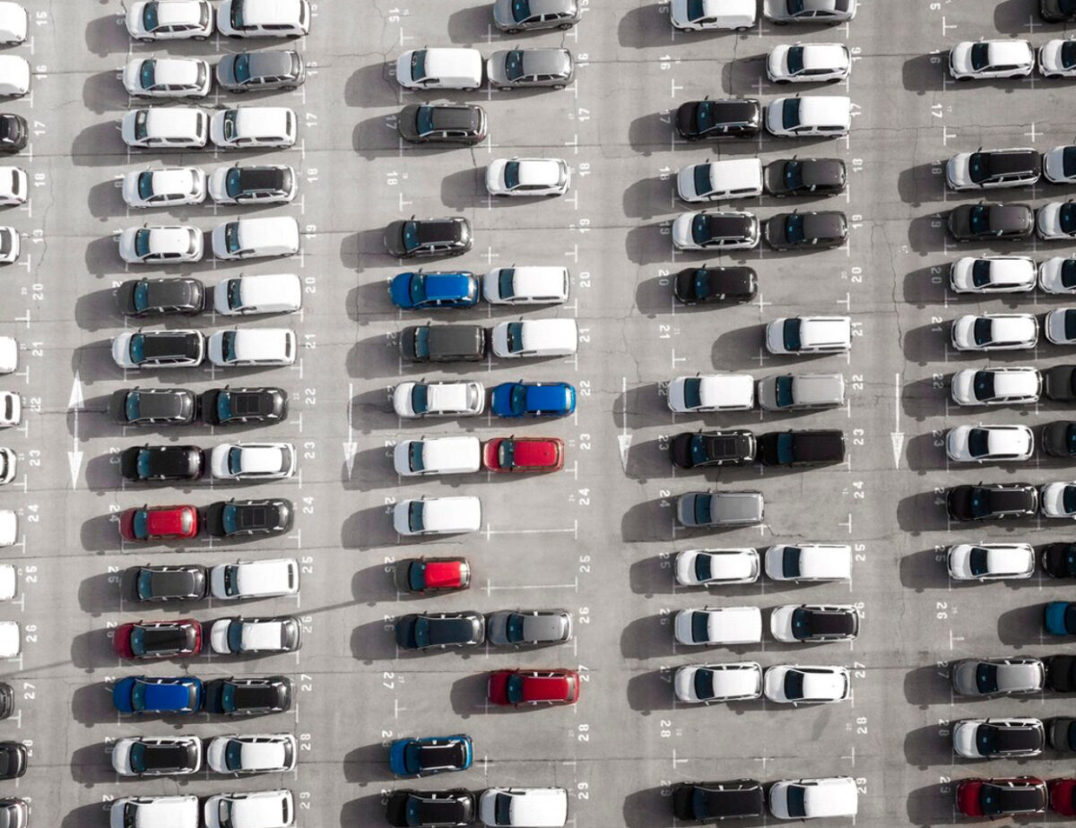 Vânzările de mașini s-au prăbușit în 2026. Declinul pieței auto, resimțit în toate sectoarele