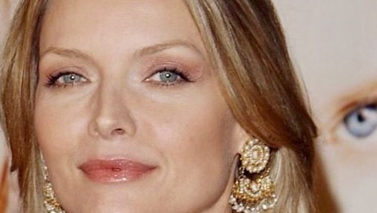Michelle Pfeiffer, ținută elegantă la Săptămâna Modei de la Paris