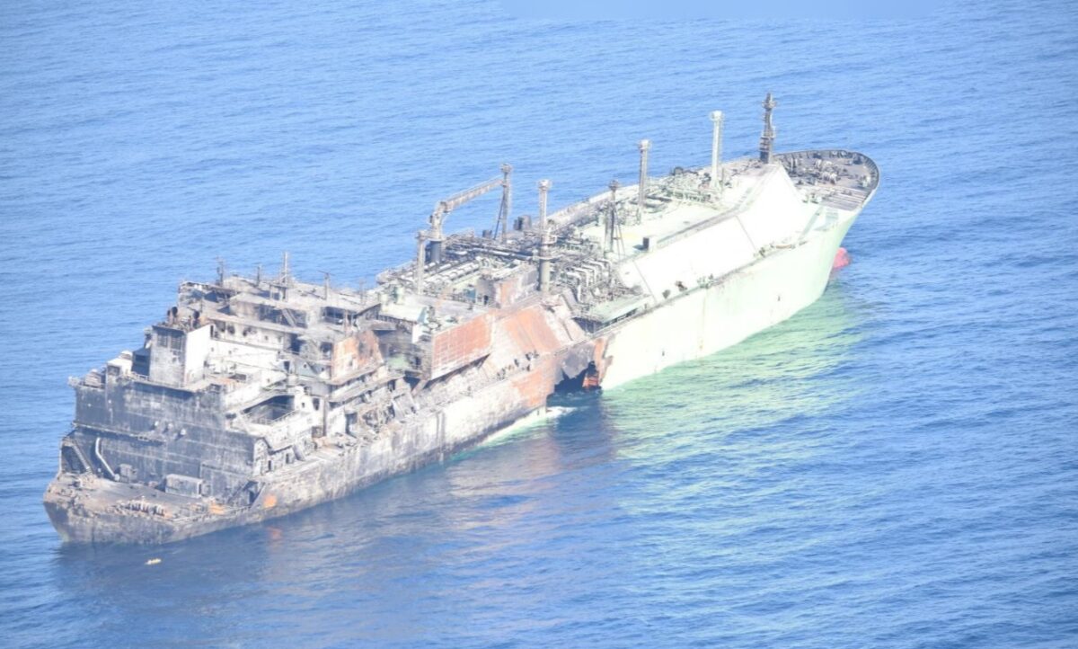 Navă rusească încărcată cu gaz lichefiat, în derivă între Italia și Malta după un posibil atac cu drone