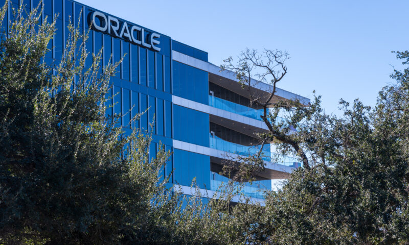 Oracle accelerează cursa pentru dominația în AI. Planurile de investiții depășesc estimările Wall Street