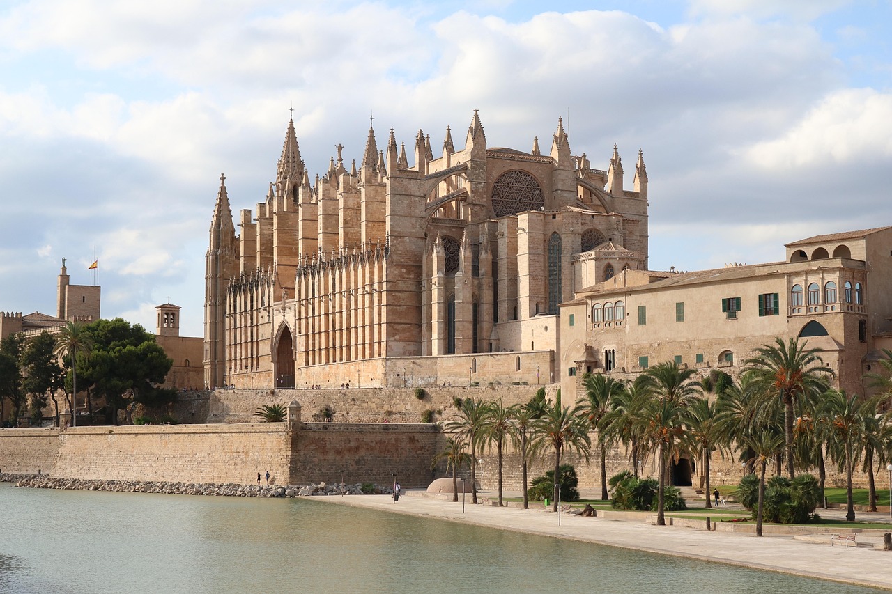 Palma de Mallorca introduce limite pentru turiști 