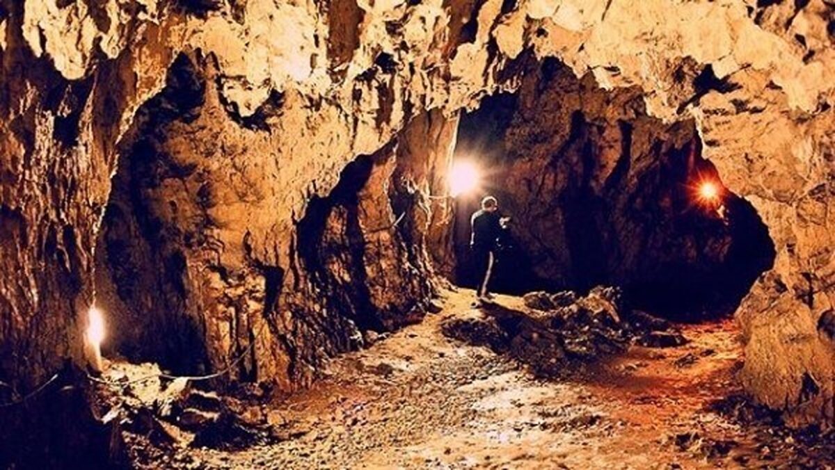 Locul plin de legende din munții României. De ce sunt turiștii străini fascinați