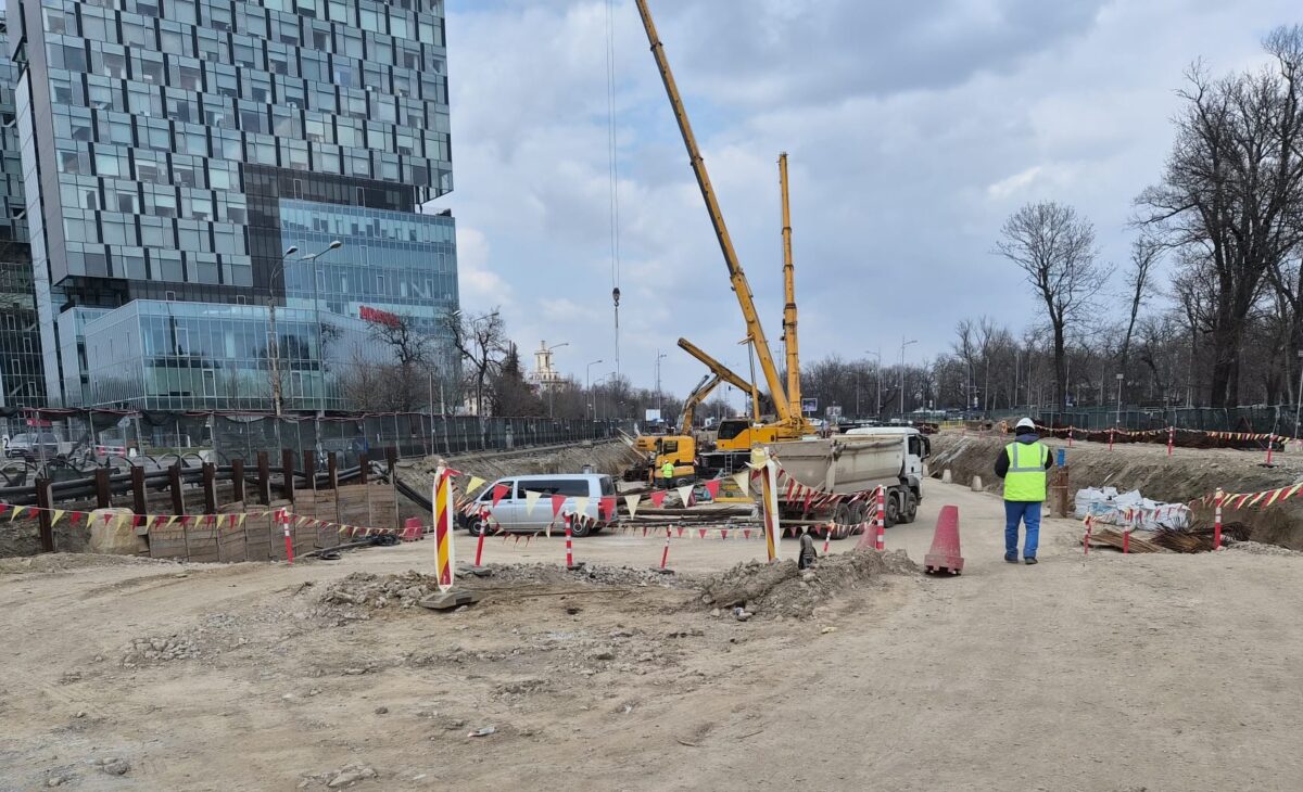 Materialul antiderapant folosit în sezonul rece, cauza creșterii poluării în Capitală. Informații de la Garda de Mediu