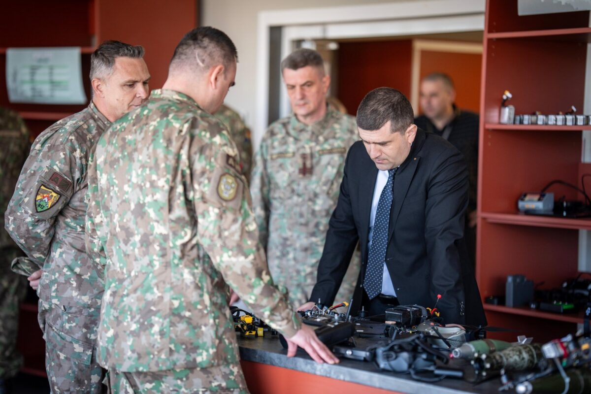 Iese fum din programul de înarmare a României. Italienii semnalează un comportament dubios din partea MApN