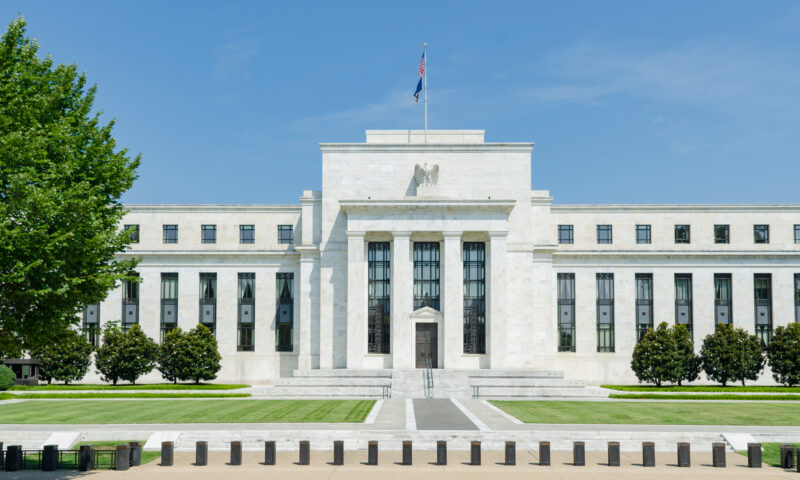 Fed menține dobânda de referință la 3,75%-4%. Economia SUA crește „puternic”