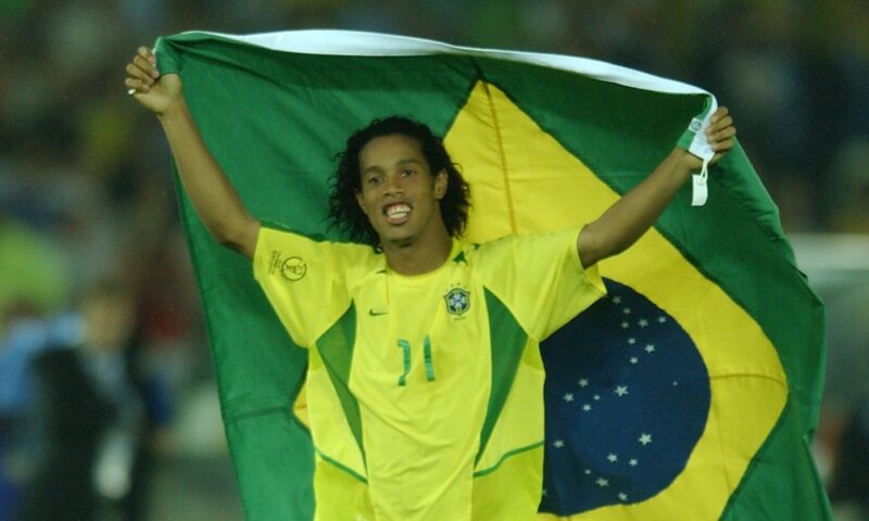 Ronaldinho se pregăteşte de revenirea în fotbal, la 46 de ani. Ce se află în spatele deciziei
