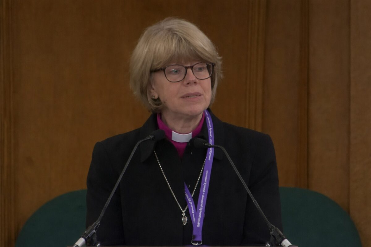 Schimbare radicală la vârful Bisericii Anglicane. Tradiția, pusă la încercare de Sarah Mullally, prima femeie arhiepiscop