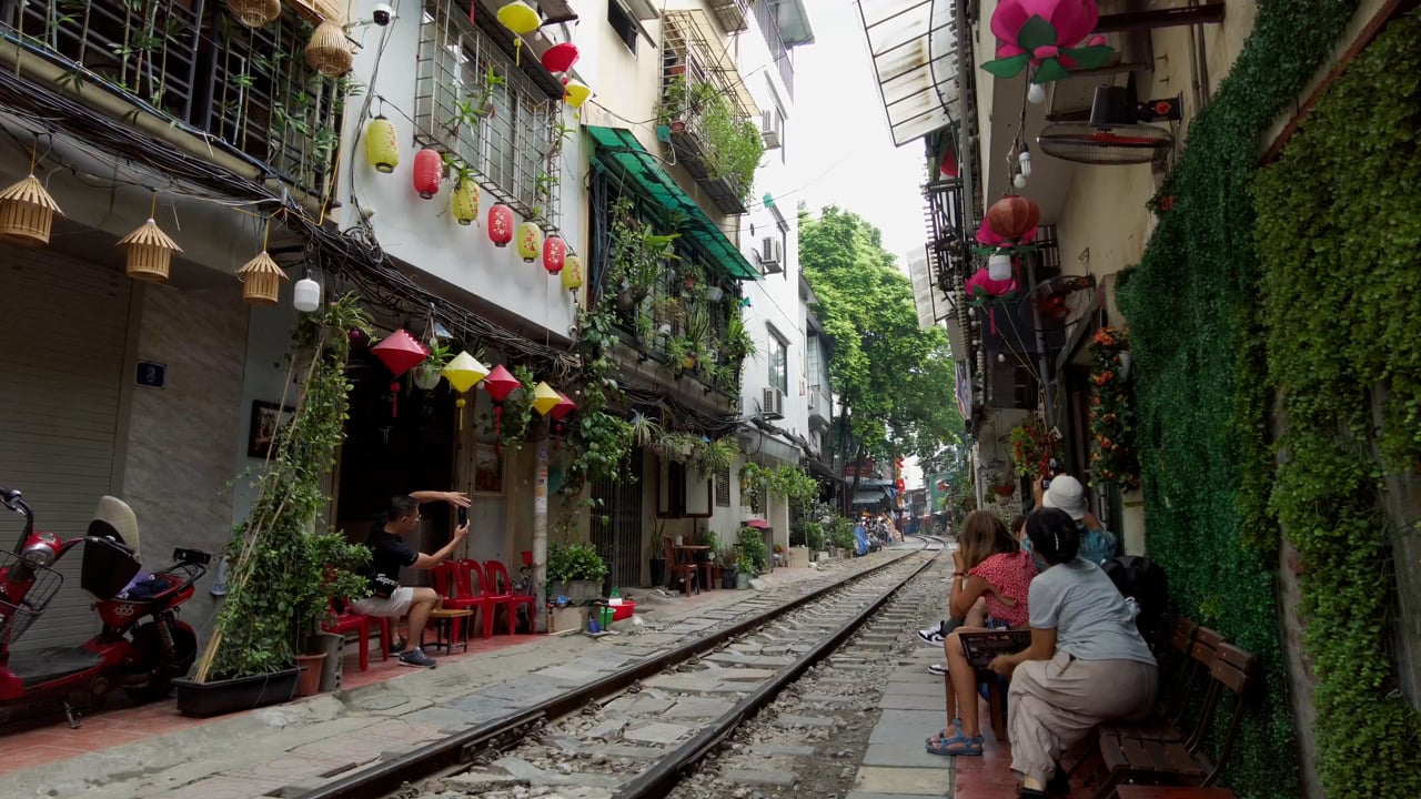 Cea mai vizitată stradă din lume, un paradis turistic plin de capcane