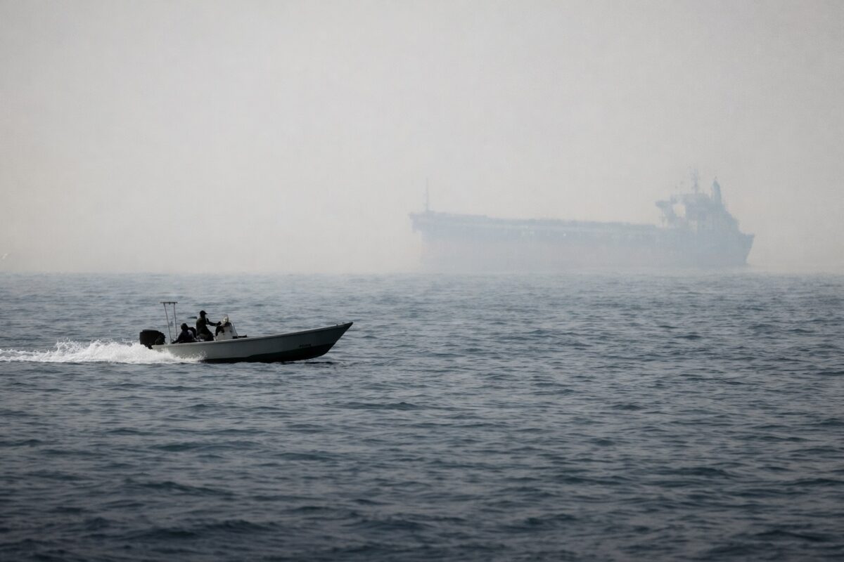 Prețurile petrolului au scăzut puternic miercuri, după acordul de încetare a focului dintre SUA și Iran