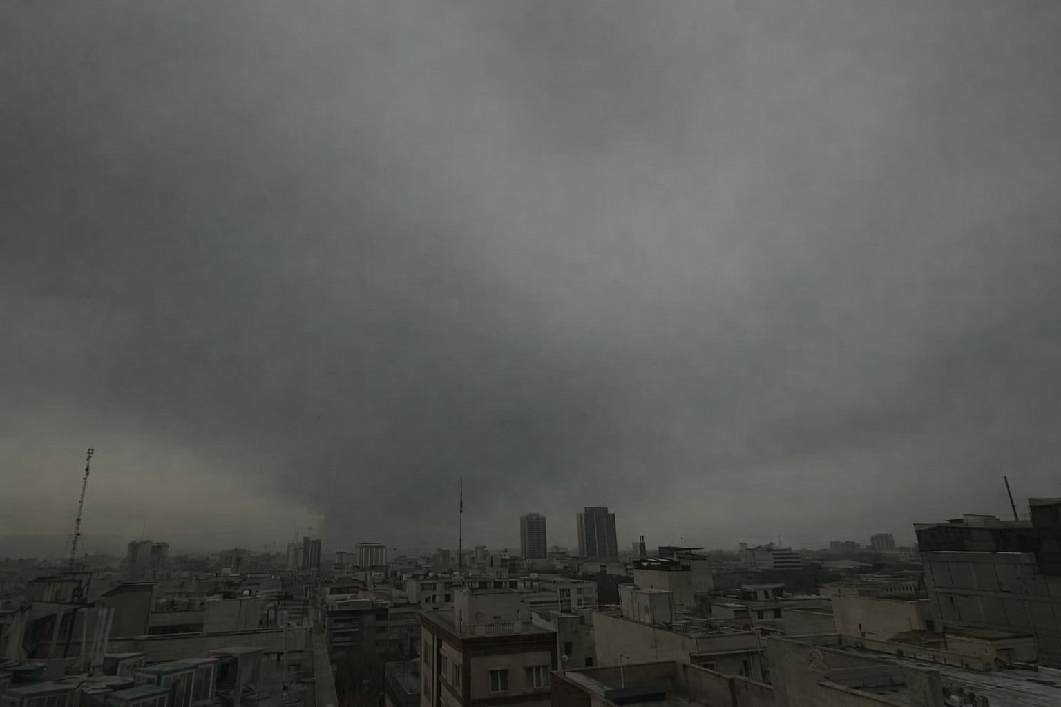 Explozii la Teheran, după încetarea focului cu SUA. Apărarea antiaeriană a fost activată