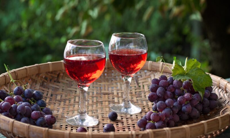 Mitul paharului de vin roșu pentru inimă a fost desființat. Ce au descoperit cercetătorii