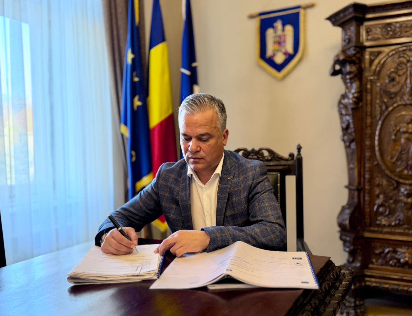 Cine este Adrian Veștea, premierul desemnat de Nicușor Dan după retragerea lui Eugen Tomac