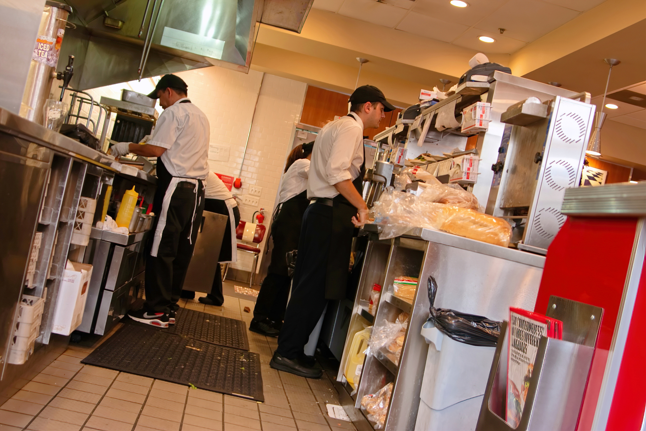 Promoție aniversară, transformată într-un haos total. Decizia luată imediat a devenit virală