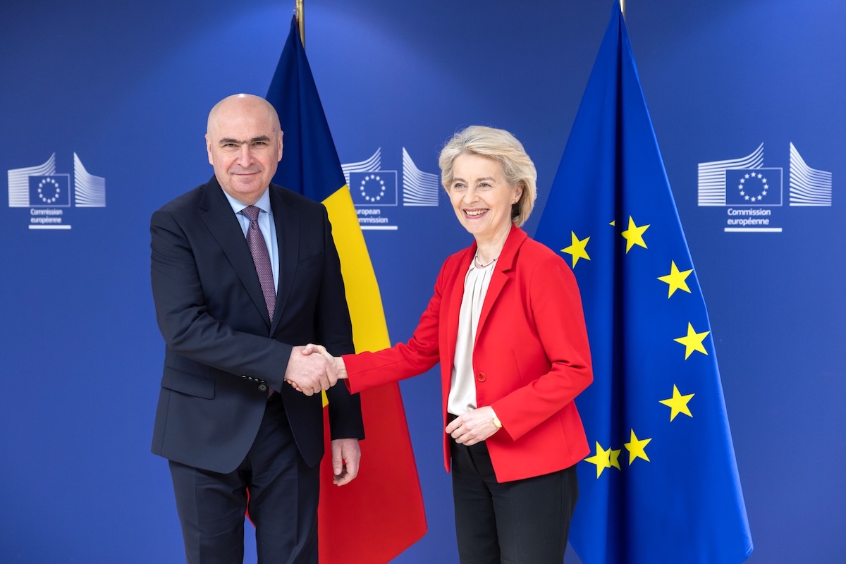 Ilie Bolojan, fericit, la Bruxelles