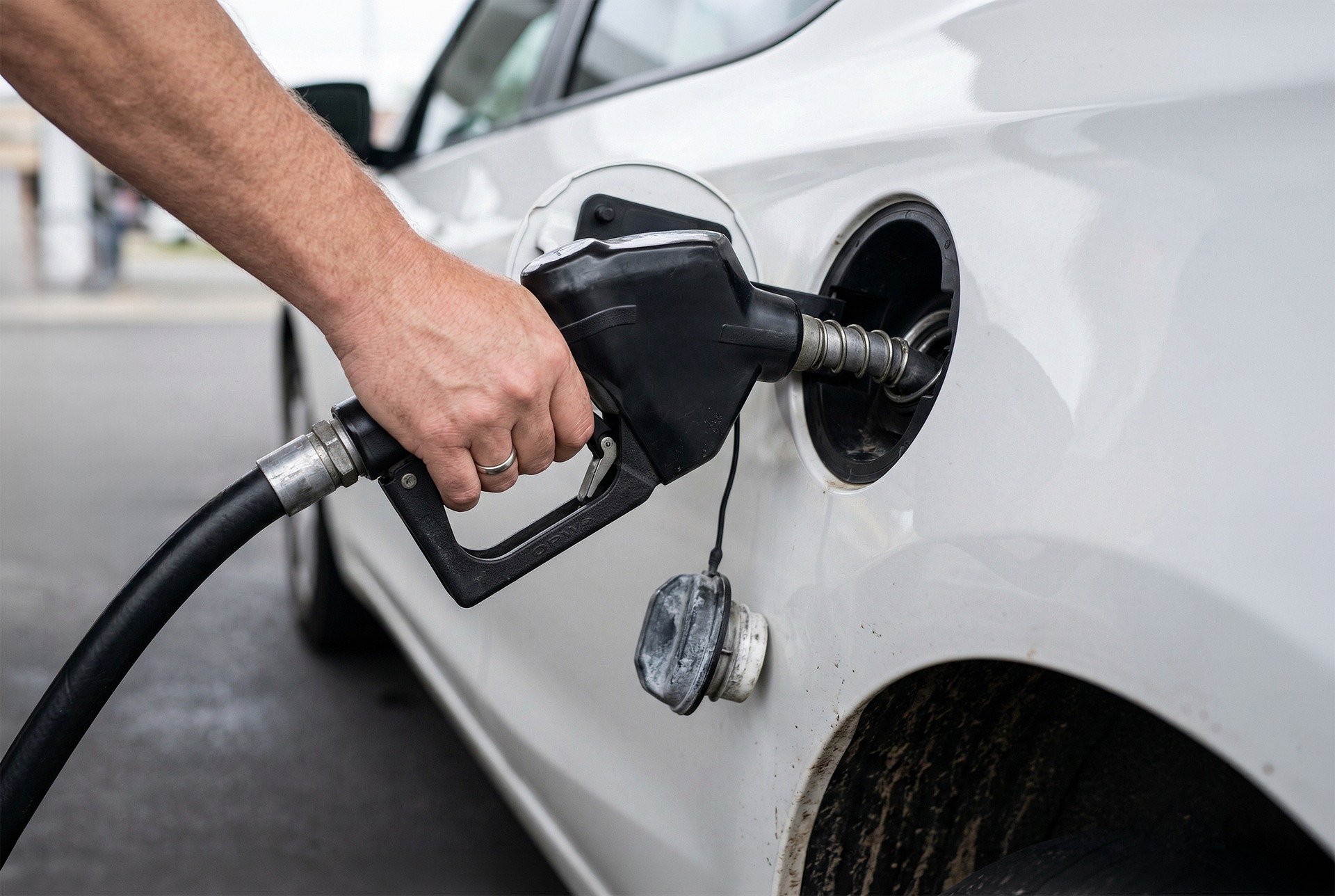 Franța prelungește sprijinul legat de carburanți și pregătește noi măsuri în fața creșterii prețurilor