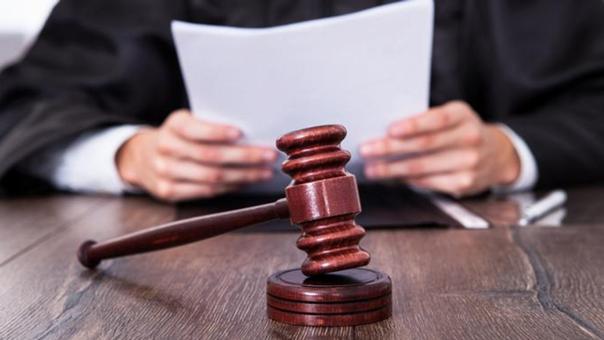 În numele legii şi în limba rusă. Proces de judecată deturnat la Chişinău din cauza unui avocat care nu cunoaşte româna. Video