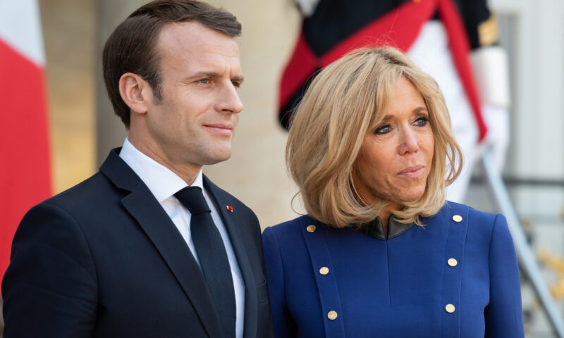 Fiica lui Brigitte Macron calcă pe urmele mamei sale. Are o relație cu un bărbat mai tânăr cu 20 de ani