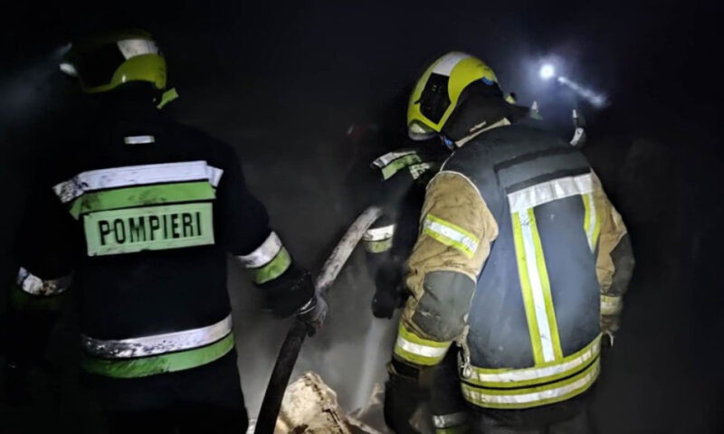  Incendiu La Cocoșatu. Arde restaurantul de pe strada Neagoe Vodă din Băneasa