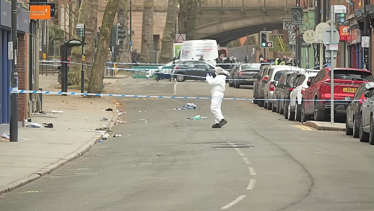 Posibil incident terorist în Marrea Britanie. Șofer arestat după ce a lovit mai mulți pietoni