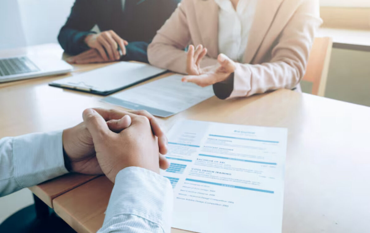 Reconversia profesională în 2026. Ce trebuie să știi dacă vrei să alegi un nou drum în carieră