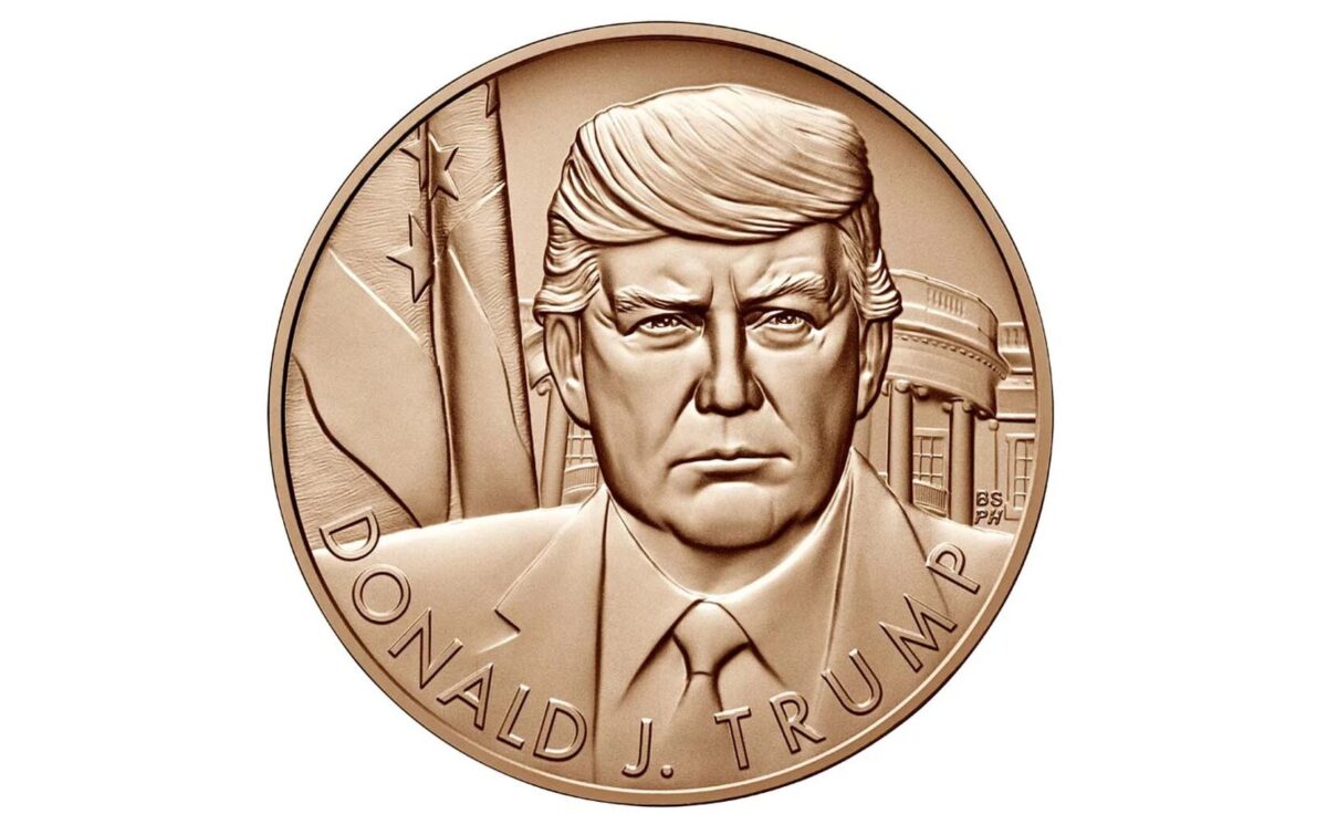 Trump își va pune semnătura pe noile bancnote americane. E primul președinte în exercițiu care face asta