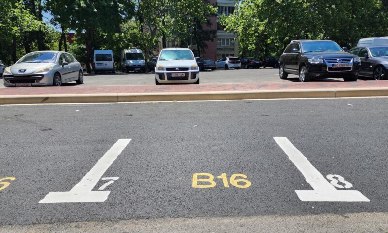 Ai bani de mașină, dar nu ai unde să o parchezi? Asta poate opri înmatricularea
