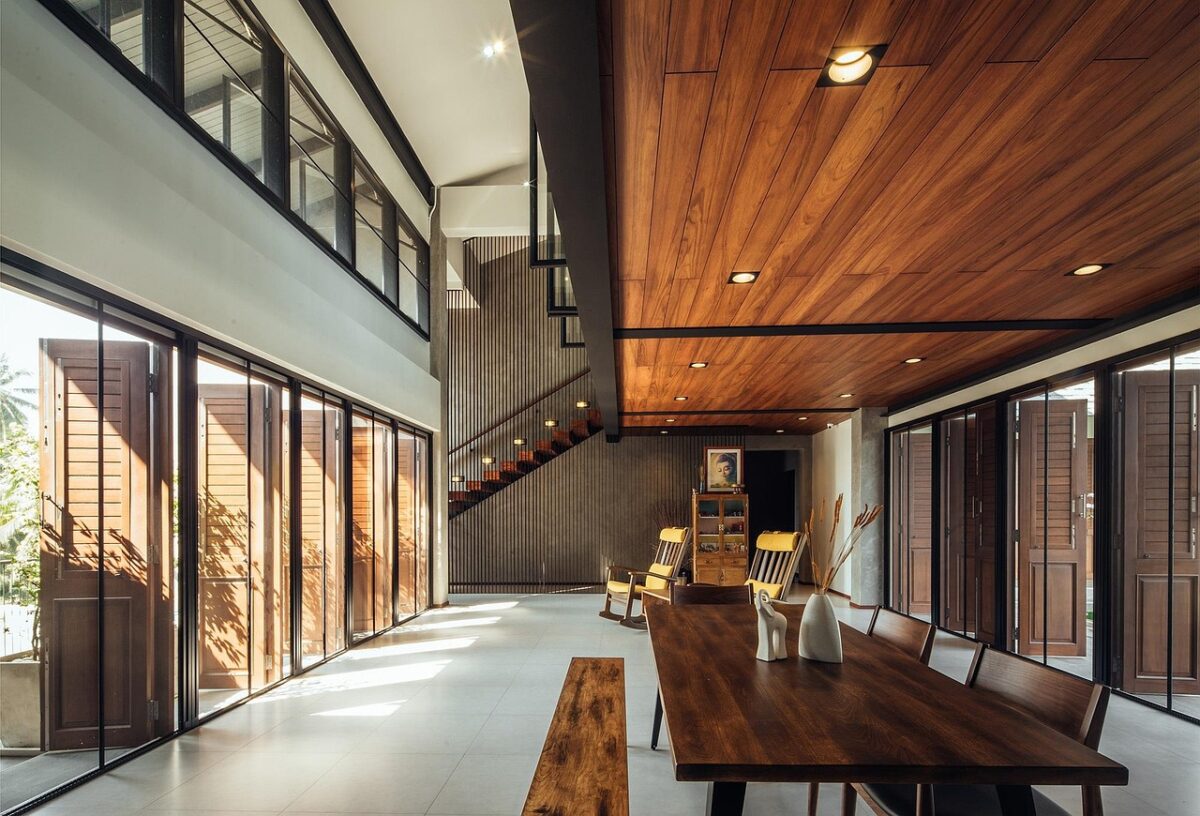 Actorul Joe Rogan, despre cei cu penthouse-uri: Le cumpără pentru a umple un gol