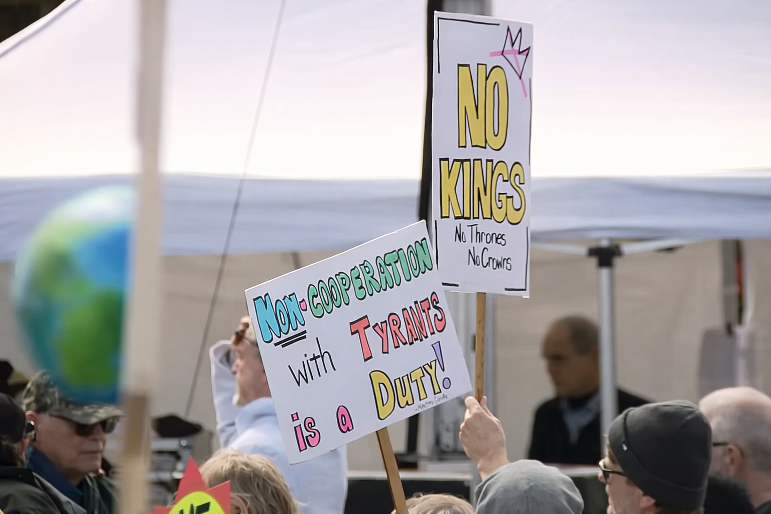 Democrații relansează campania „No Kings”. Primarul socialist din New York și-a anunțat susținerea