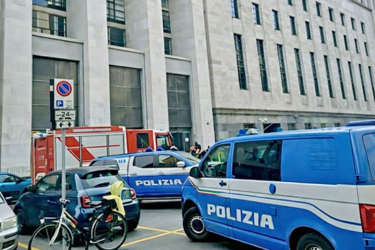 Alertă cu bombă la Tribunalul din Milano. Clădirea a fost evacuată, audierile au fost suspendate