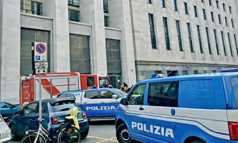 Armata, pe străzile din Milano. Matteo Salvini trimite 500 de parașutiști cu blindate și drone