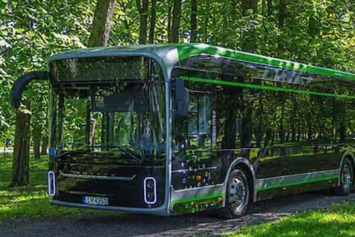 Noile troleibuze electrice intră în circulație de luni. Schimbări importante în traseele STB