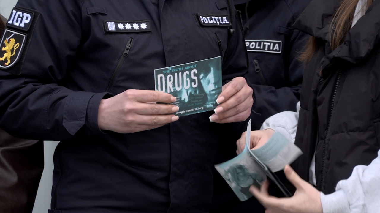 Un nou scandal zguduie poliţia moldovenească. Mai mulţi ofiţeri, reţinuţi pentru protecţia traficului de droguri